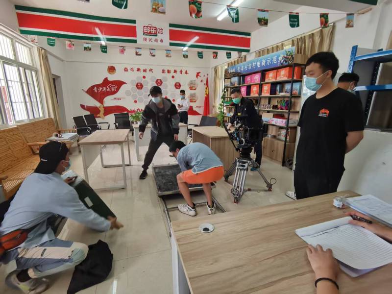 红山区广告片拍摄公司：极简主义践行者，少即是多的视觉哲学